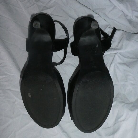 T-Strap Sandals Unlisted Size 7M - Picture 3 of 7